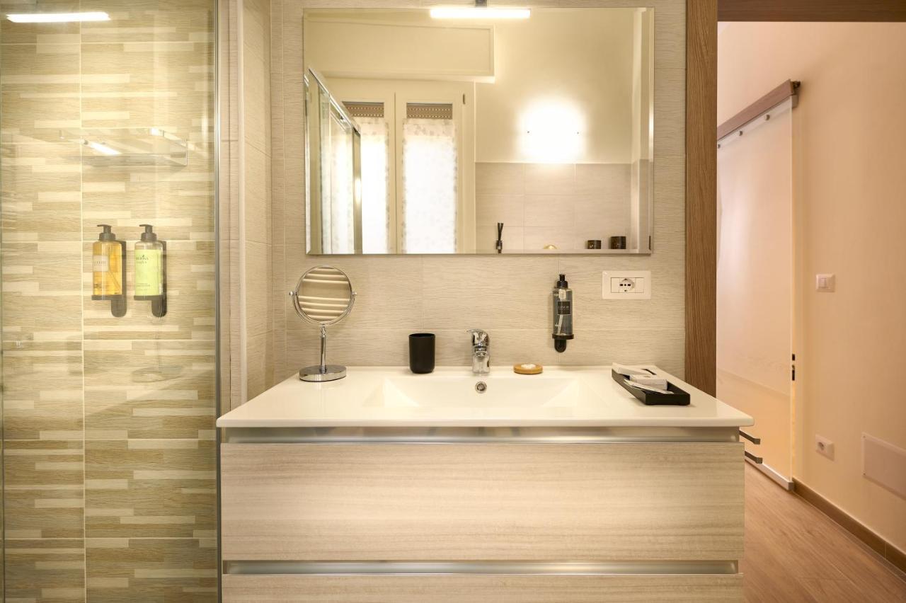 D'Azeglio 62 Luxury Rooms ボローニャ エクステリア 写真