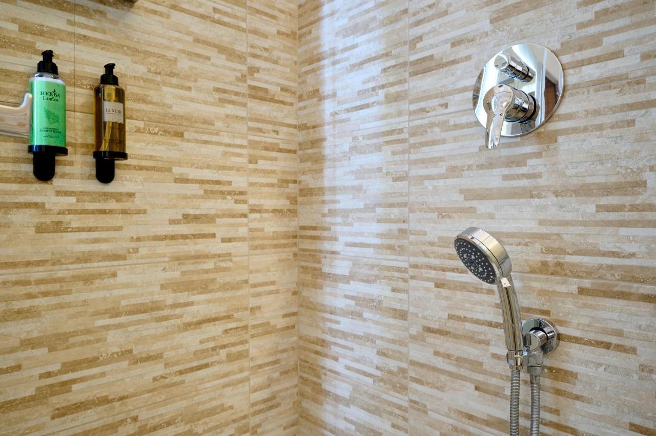 D'Azeglio 62 Luxury Rooms ボローニャ エクステリア 写真