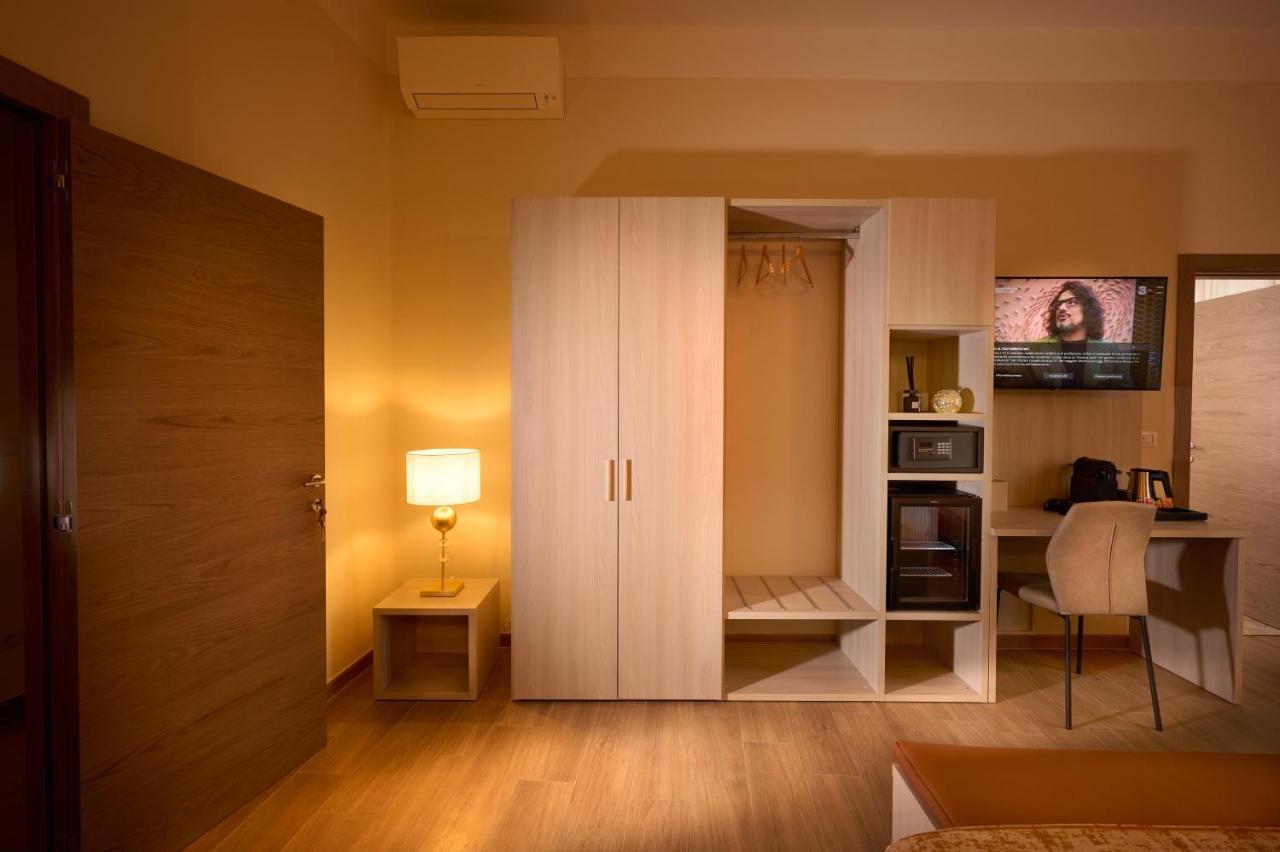 D'Azeglio 62 Luxury Rooms ボローニャ エクステリア 写真