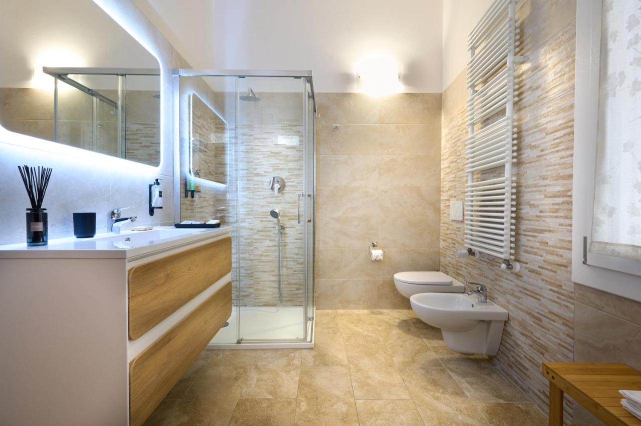 D'Azeglio 62 Luxury Rooms ボローニャ エクステリア 写真