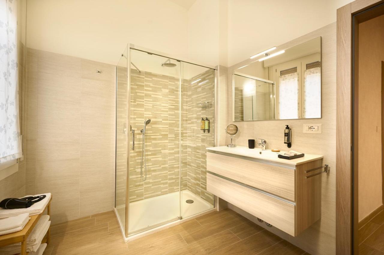 D'Azeglio 62 Luxury Rooms ボローニャ エクステリア 写真