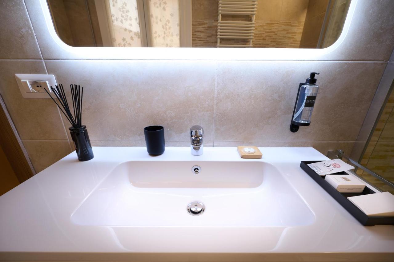 D'Azeglio 62 Luxury Rooms ボローニャ エクステリア 写真