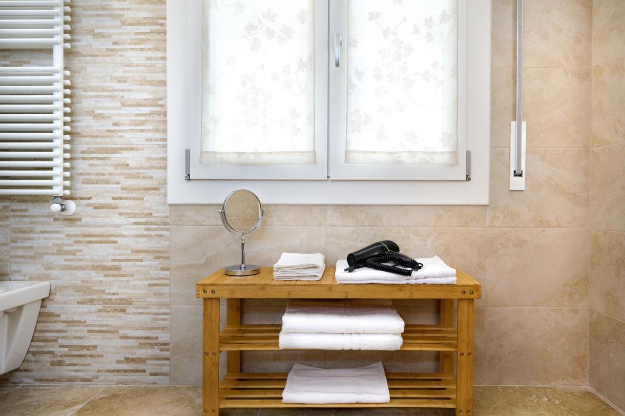 D'Azeglio 62 Luxury Rooms ボローニャ エクステリア 写真