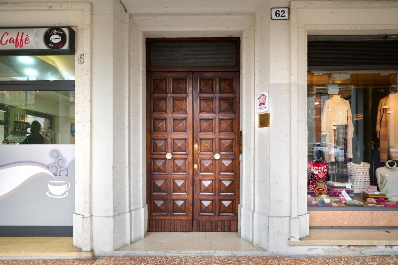 D'Azeglio 62 Luxury Rooms ボローニャ エクステリア 写真